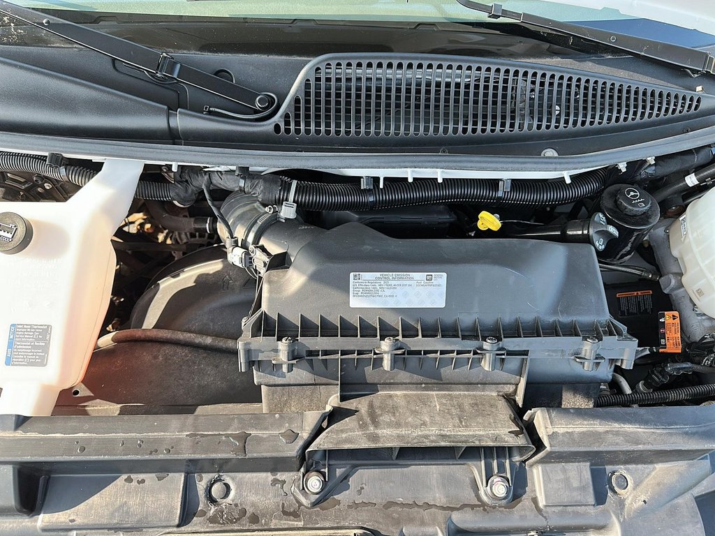 2023 Chevrolet Express Cargo 2500 135 WB 2WD in Stratford, Ontario - 6 - w1024h768px