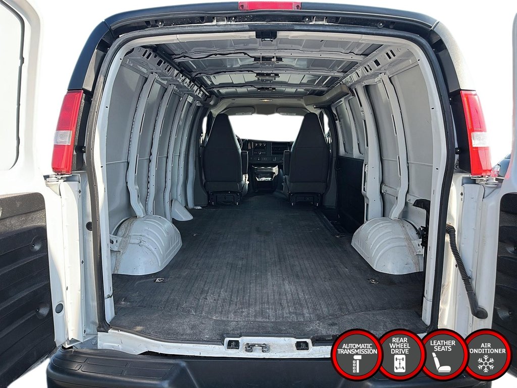 2023 Chevrolet Express Cargo 2500 135 WB 2WD in Stratford, Ontario - 15 - w1024h768px