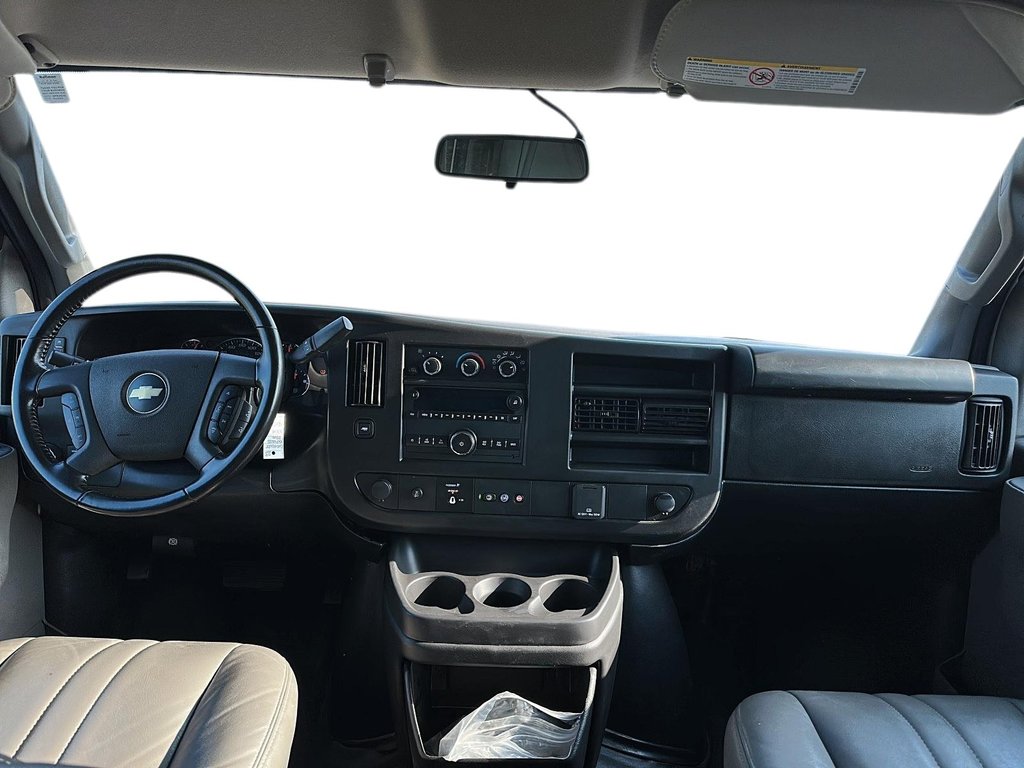 2023 Chevrolet Express Cargo 2500 135 WB 2WD in Stratford, Ontario - 8 - w1024h768px