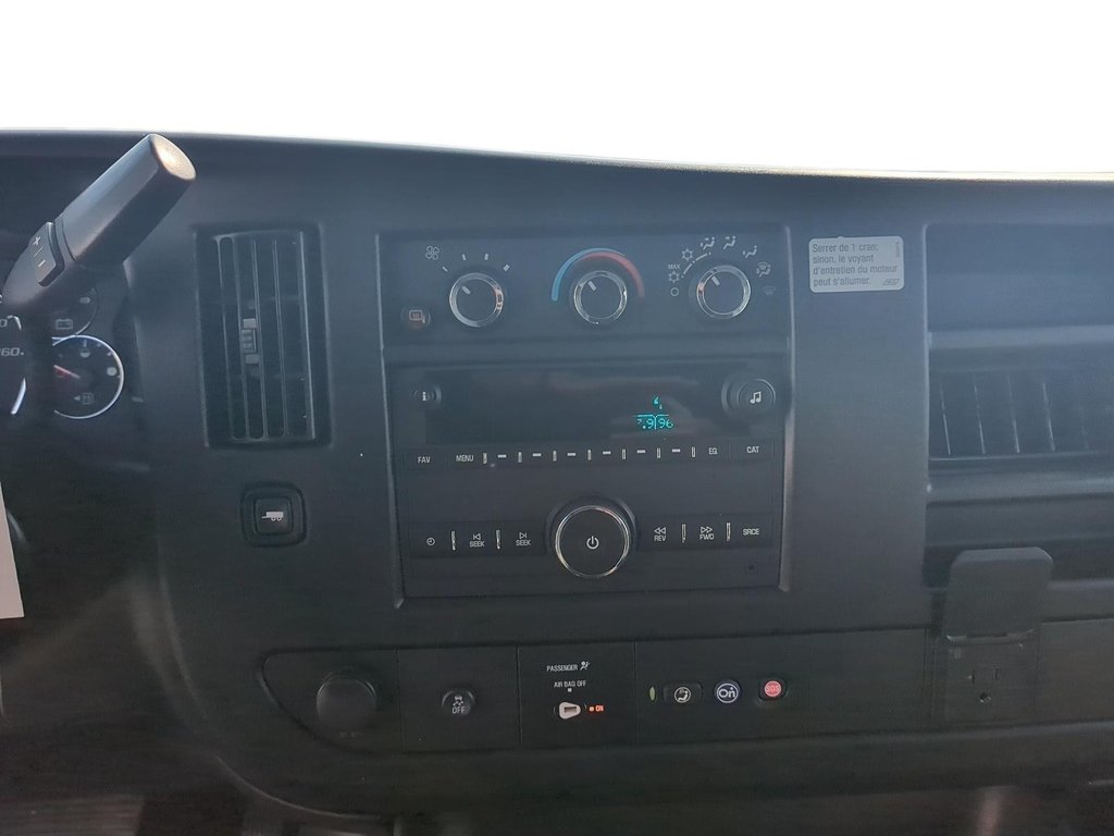 2023 Chevrolet Express Cargo 2500 135 WB 2WD in Stratford, Ontario - 13 - w1024h768px