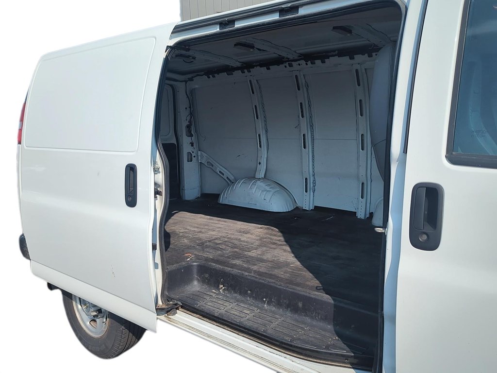 2023 Chevrolet Express Cargo 2500 135 WB 2WD in Stratford, Ontario - 15 - w1024h768px