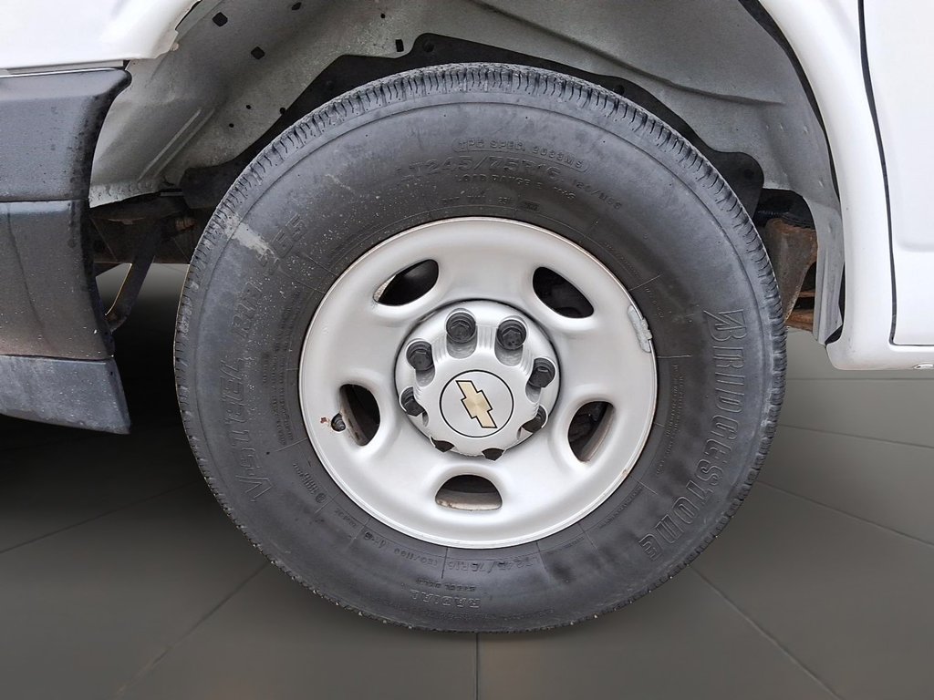 2023 Chevrolet Express Cargo 2500 135 WB 2WD in Stratford, Ontario - 7 - w1024h768px