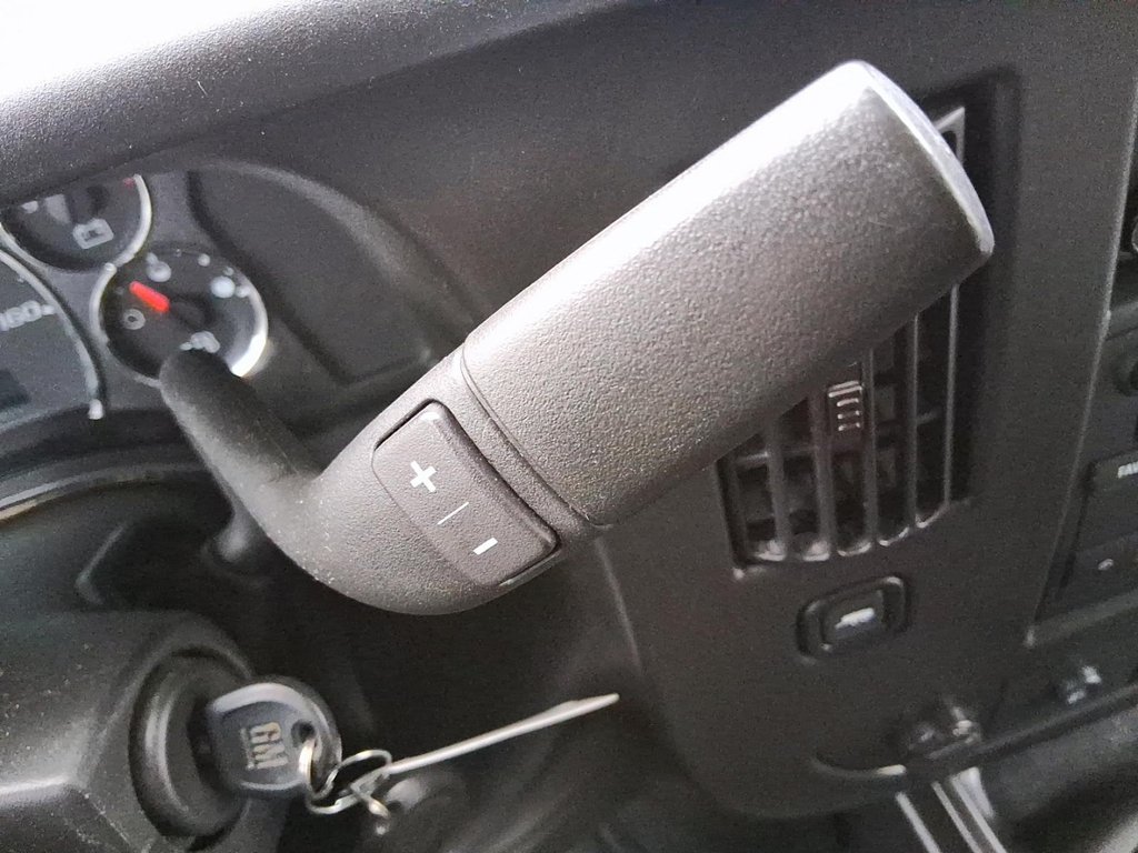 2023 Chevrolet Express Cargo 2500 135 WB 2WD in Stratford, Ontario - 15 - w1024h768px