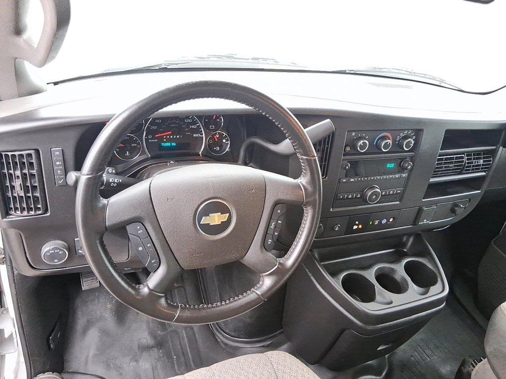2023 Chevrolet Express Cargo 2500 135 WB 2WD in Stratford, Ontario - 9 - w1024h768px