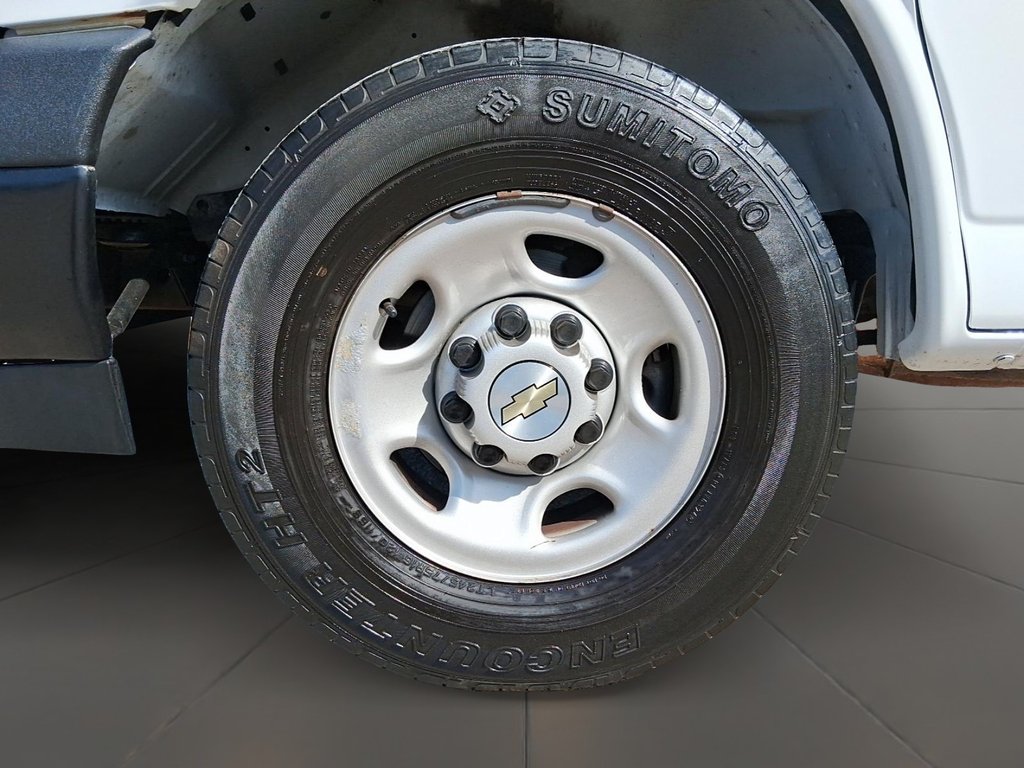 2023 Chevrolet Express Cargo 2500 135 WB 2WD in Stratford, Ontario - 7 - w1024h768px