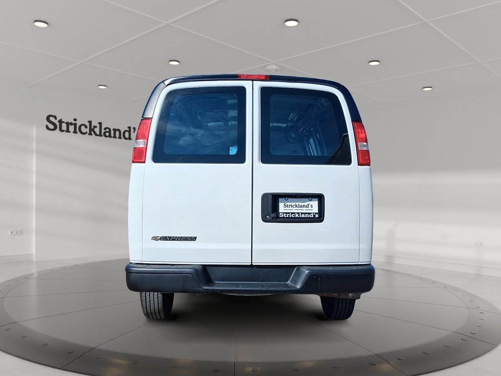 2023 Chevrolet Express Cargo 2500 135 WB 2WD in Stratford, Ontario - 3 - w1024h768px
