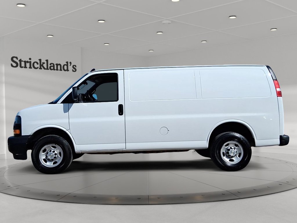 2023 Chevrolet Express Cargo 2500 135 WB 2WD in Stratford, Ontario - 5 - w1024h768px