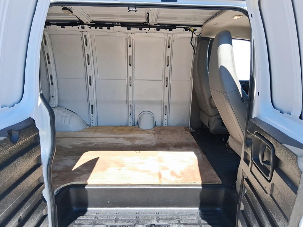 2023 Chevrolet Express Cargo 2500 135 WB 2WD in Stratford, Ontario - 7 - w1024h768px