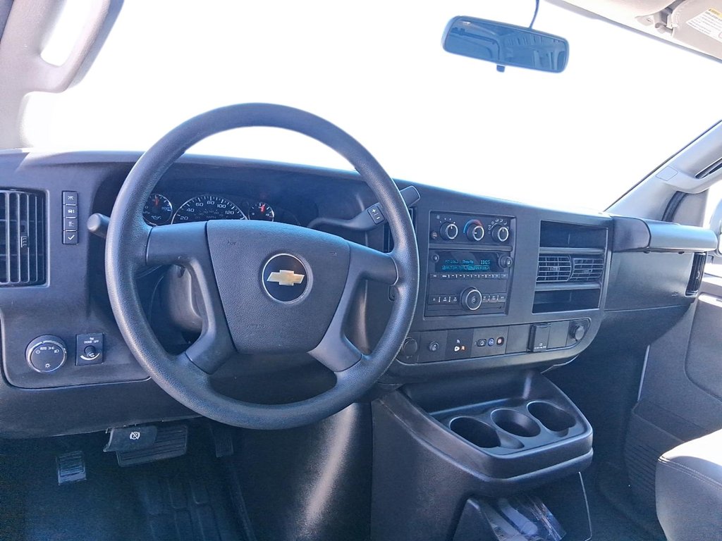 2023 Chevrolet Express Cargo 2500 135 WB 2WD in Stratford, Ontario - 10 - w1024h768px