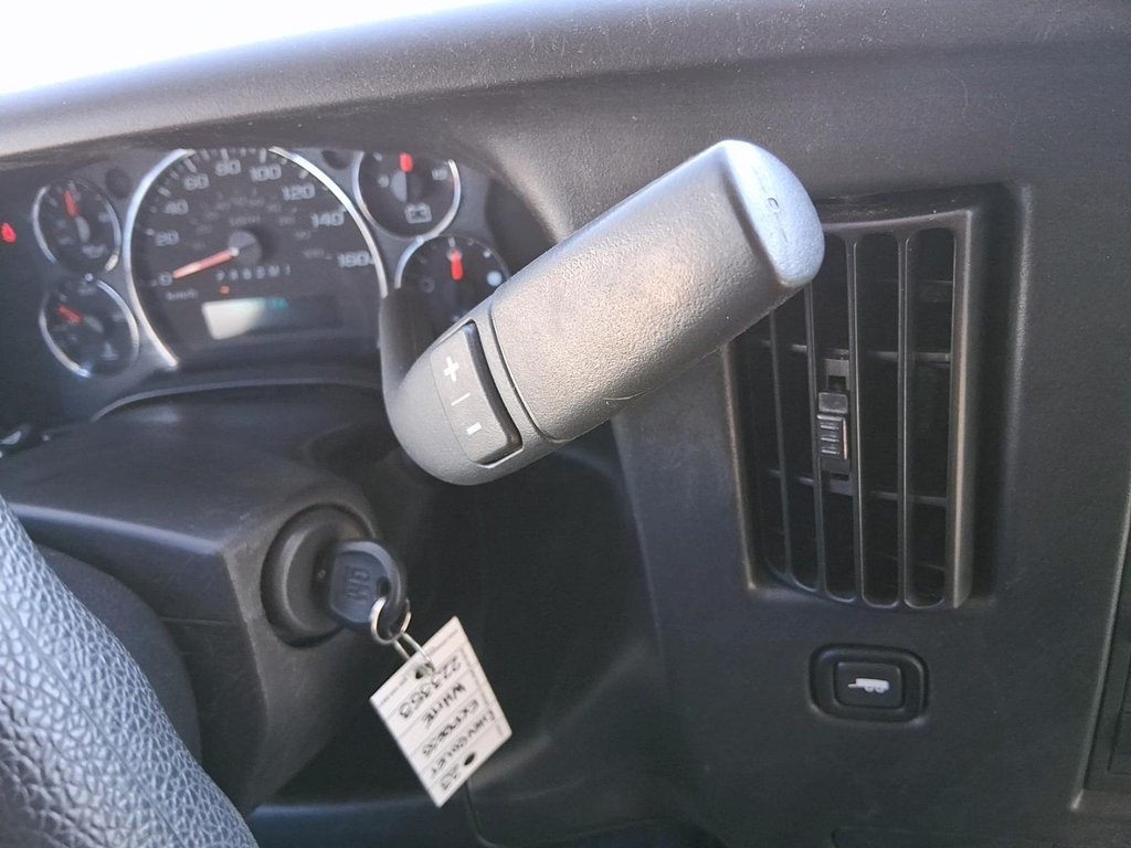 2023 Chevrolet Express Cargo 2500 135 WB 2WD in Stratford, Ontario - 16 - w1024h768px
