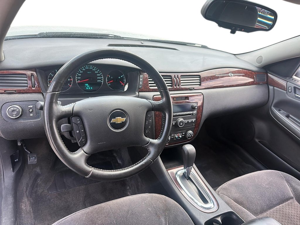 2011 Chevrolet Impala LT Sedan in Stratford, Ontario - 8 - w1024h768px