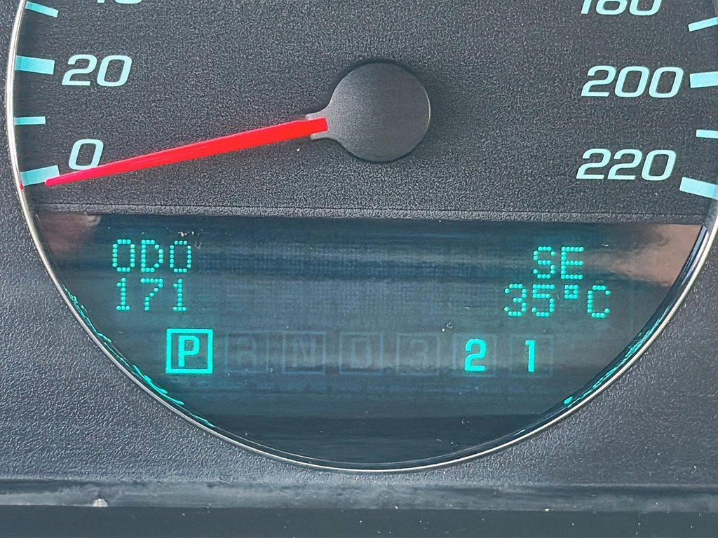 2011 Chevrolet Impala LT Sedan in Stratford, Ontario - 11 - w1024h768px