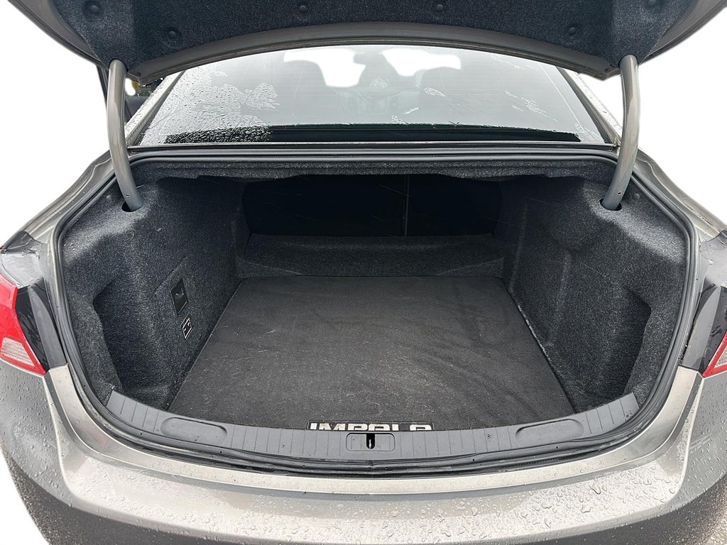 2017 Chevrolet Impala LT in Stratford, Ontario - 6 - w1024h768px