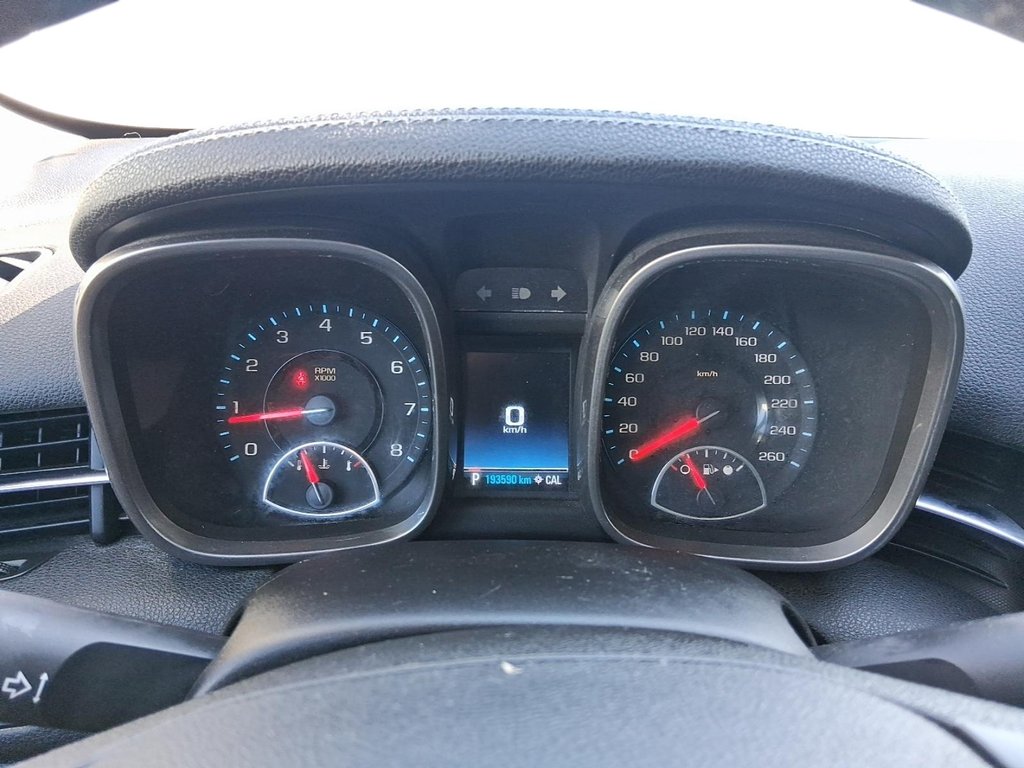 2013 Chevrolet Malibu 2LT in Stratford, Ontario - 14 - w1024h768px