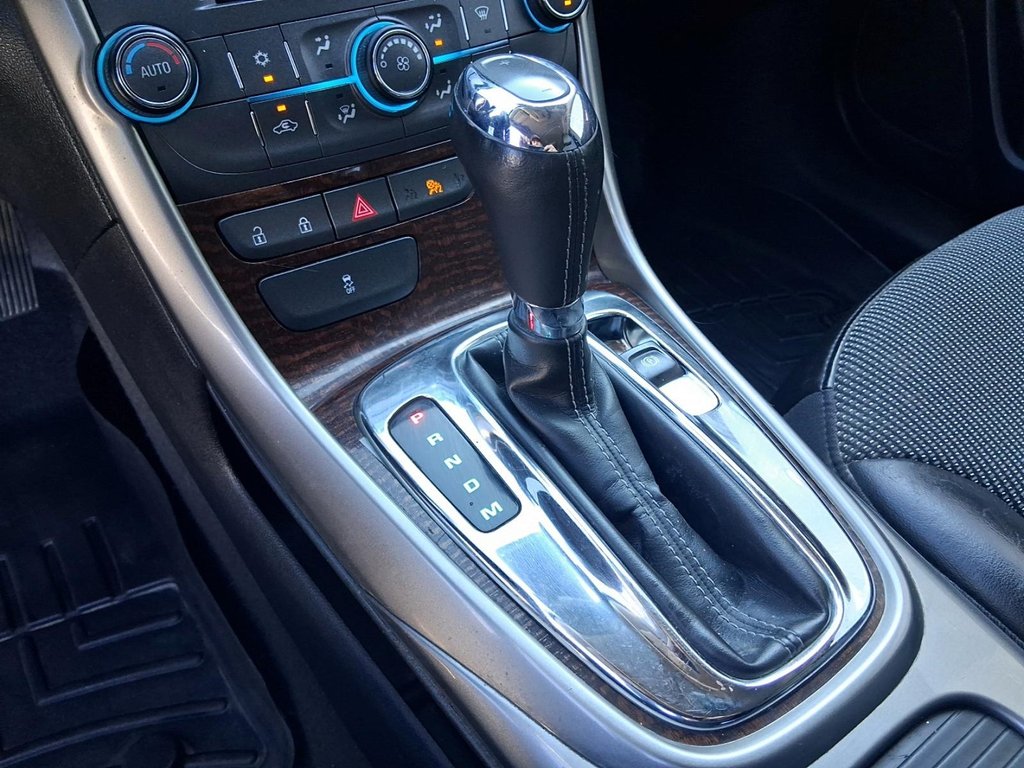 2013 Chevrolet Malibu 2LT in Stratford, Ontario - 16 - w1024h768px