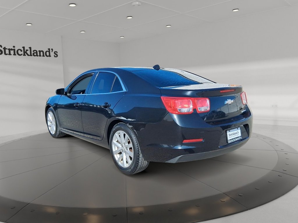 2013 Chevrolet Malibu 2LT in Stratford, Ontario - 4 - w1024h768px