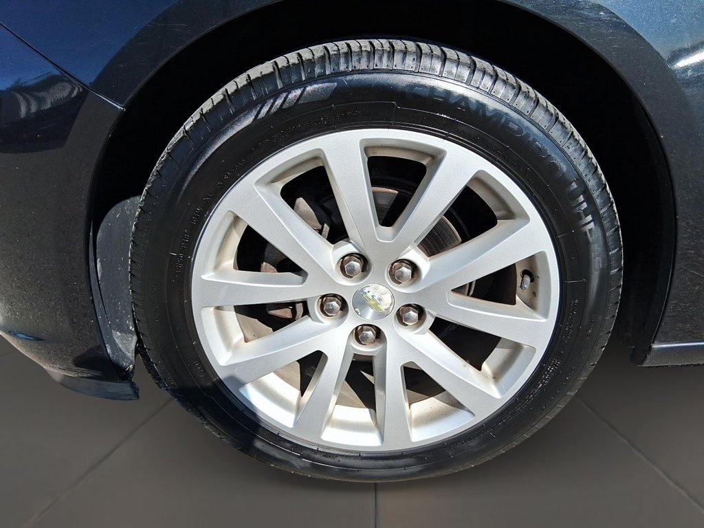 2013 Chevrolet Malibu 2LT in Stratford, Ontario - 7 - w1024h768px