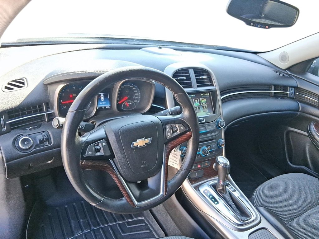 2013 Chevrolet Malibu 2LT in Stratford, Ontario - 10 - w1024h768px