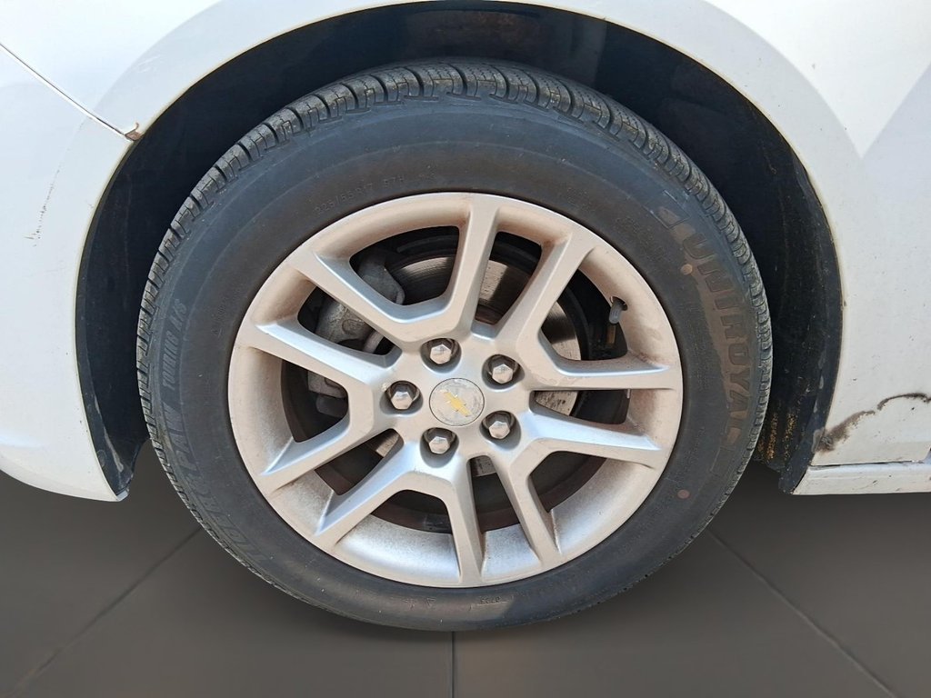 2015 Chevrolet Malibu 1LT in Stratford, Ontario - 7 - w1024h768px