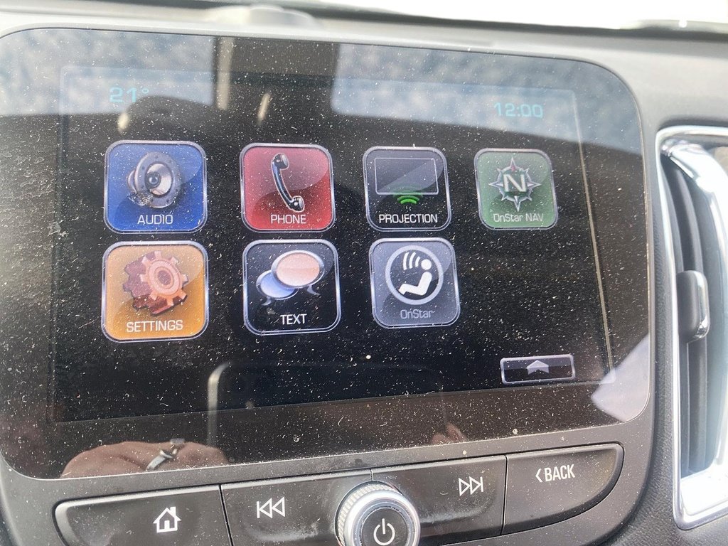 2016 Chevrolet Malibu LT in Stratford, Ontario - 13 - w1024h768px