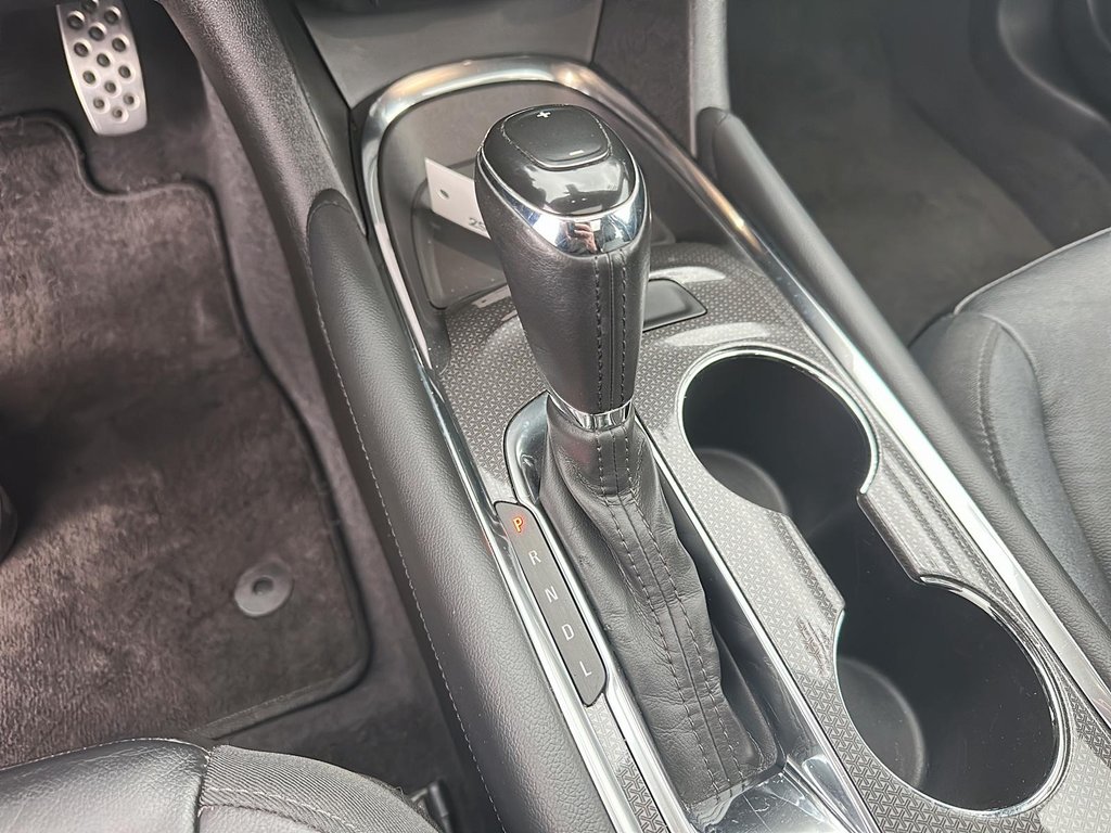 2016 Chevrolet Malibu LT in Stratford, Ontario - 14 - w1024h768px