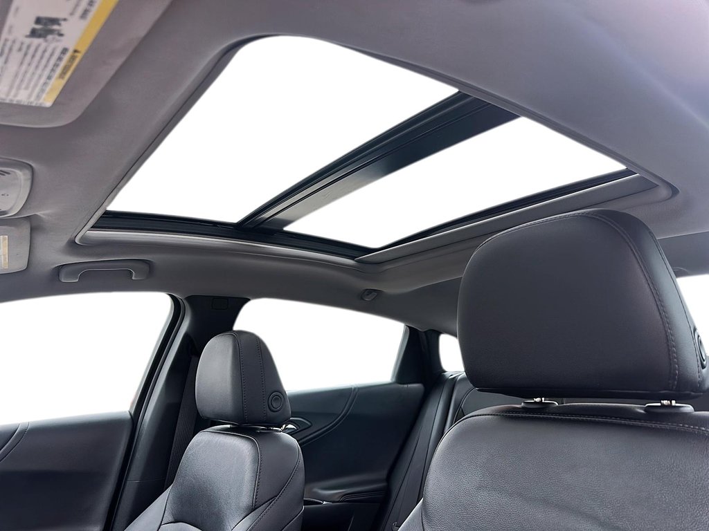 2016 Chevrolet Malibu LT in Stratford, Ontario - 15 - w1024h768px