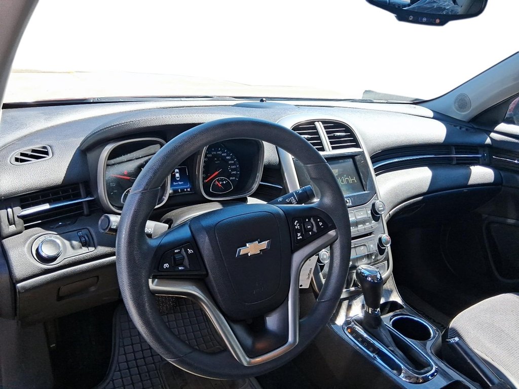 2016 Chevrolet Malibu Limited 1LT in Stratford, Ontario - 10 - w1024h768px