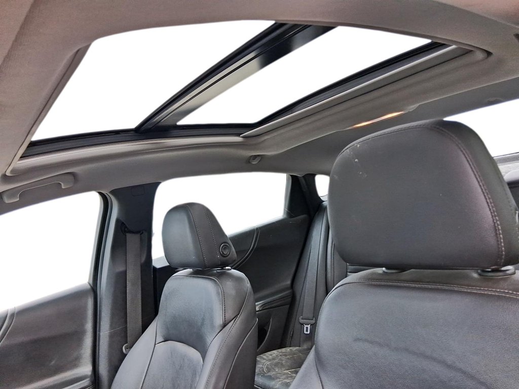 2016 Chevrolet Malibu LT in Stratford, Ontario - 17 - w1024h768px