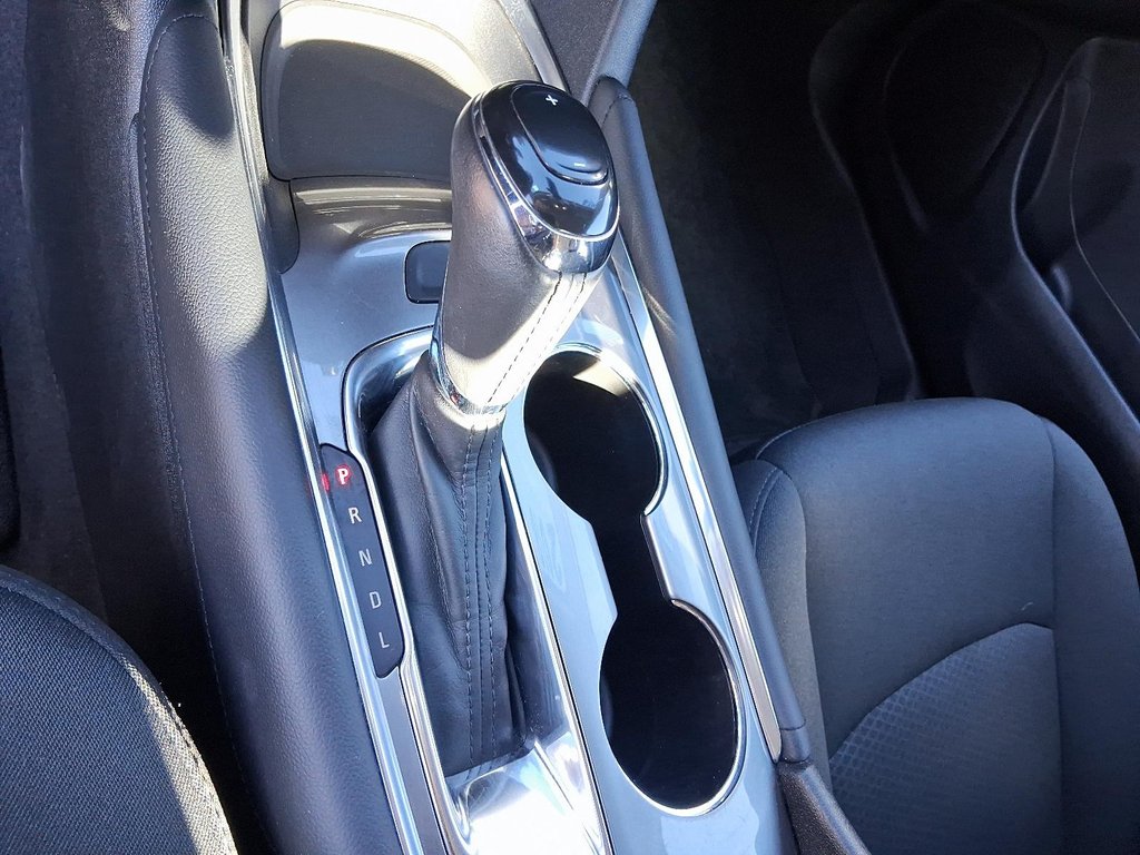 2018 Chevrolet Malibu LT in Stratford, Ontario - 16 - w1024h768px