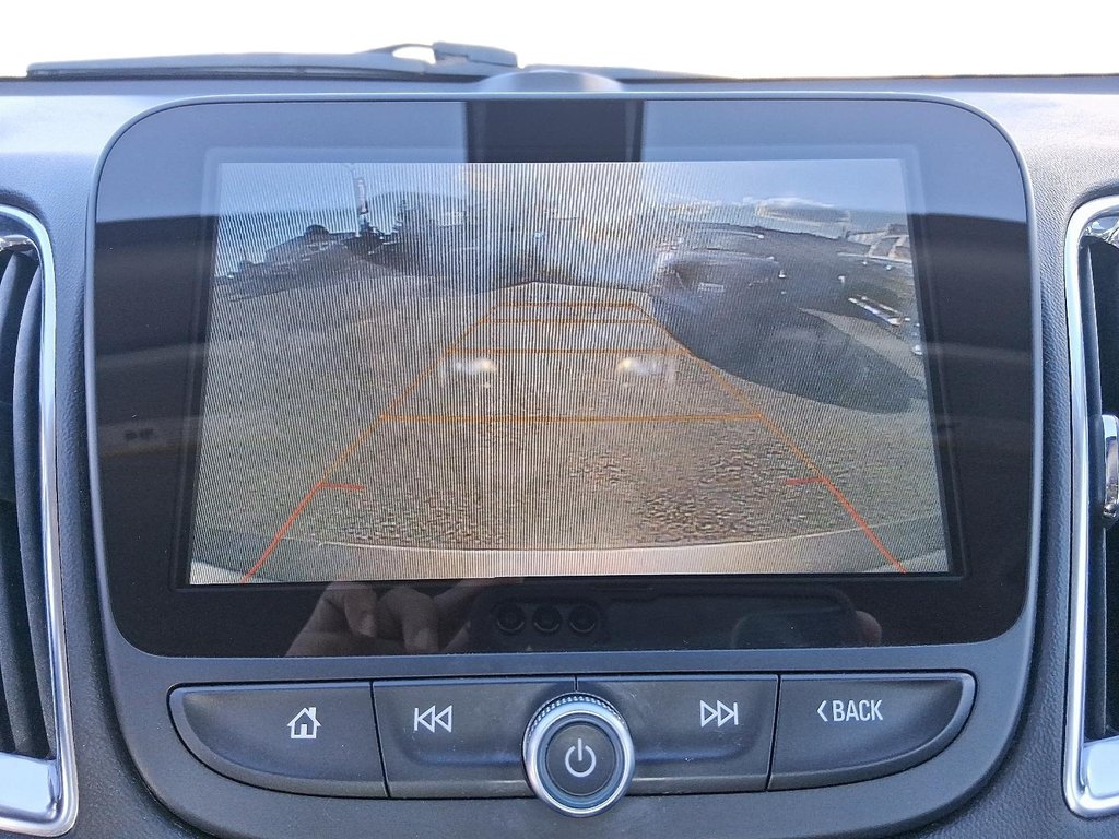 2018 Chevrolet Malibu LT in Stratford, Ontario - 17 - w1024h768px