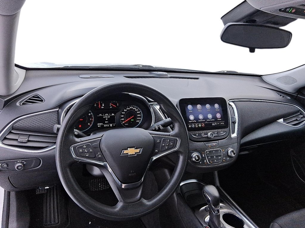 2021 Chevrolet Malibu LT in Stratford, Ontario - 10 - w1024h768px