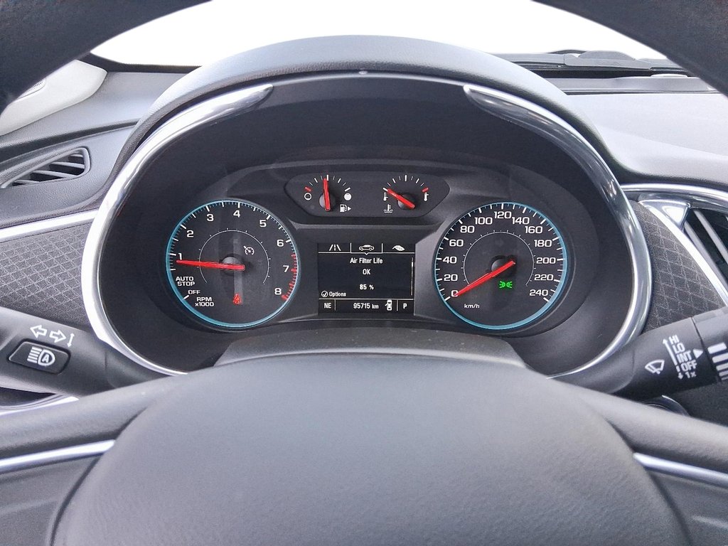 2021 Chevrolet Malibu LT in Stratford, Ontario - 14 - w1024h768px