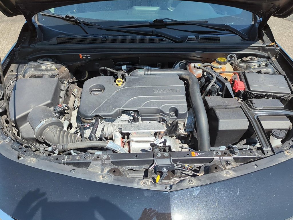 2022 Chevrolet Malibu LT in Stratford, Ontario - 8 - w1024h768px