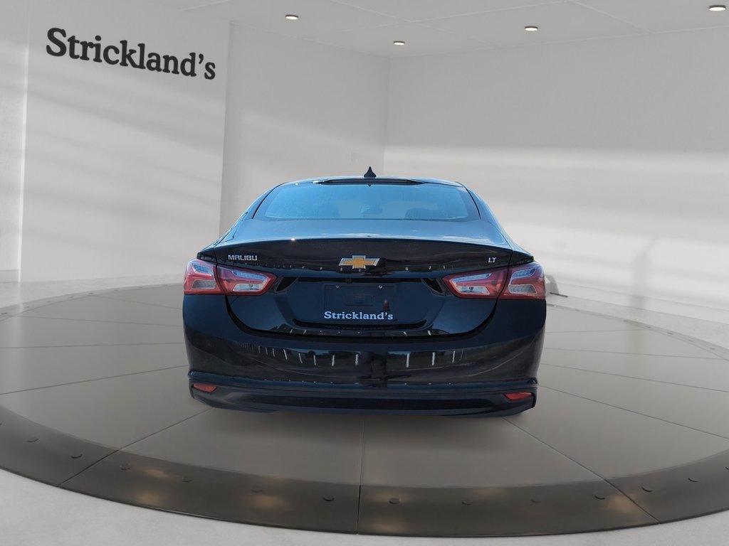 2022 Chevrolet Malibu LT in Stratford, Ontario - 3 - w1024h768px