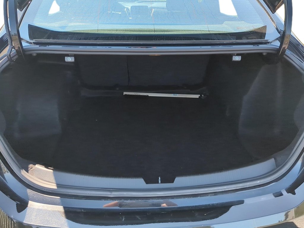 2022 Chevrolet Malibu LT in Stratford, Ontario - 6 - w1024h768px