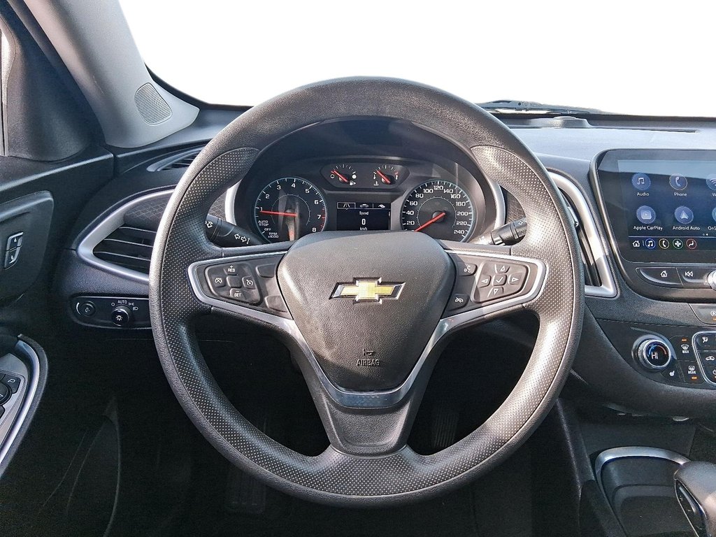 2022 Chevrolet Malibu LT in Stratford, Ontario - 12 - w1024h768px
