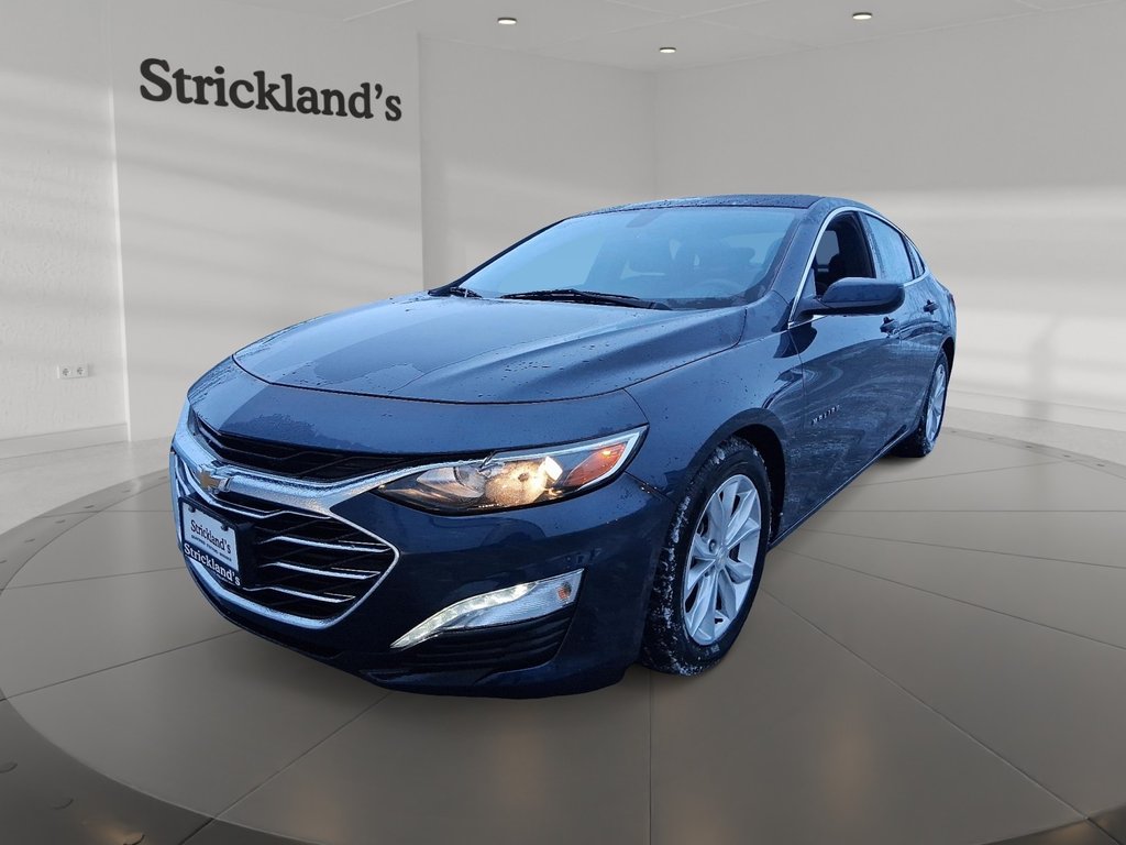 2022 Chevrolet Malibu LT in Stratford, Ontario - 1 - w1024h768px