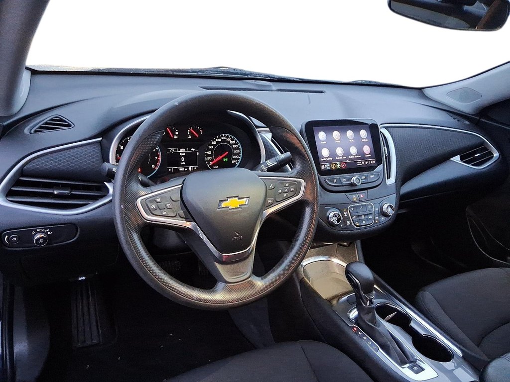 2022 Chevrolet Malibu LT in Stratford, Ontario - 10 - w1024h768px