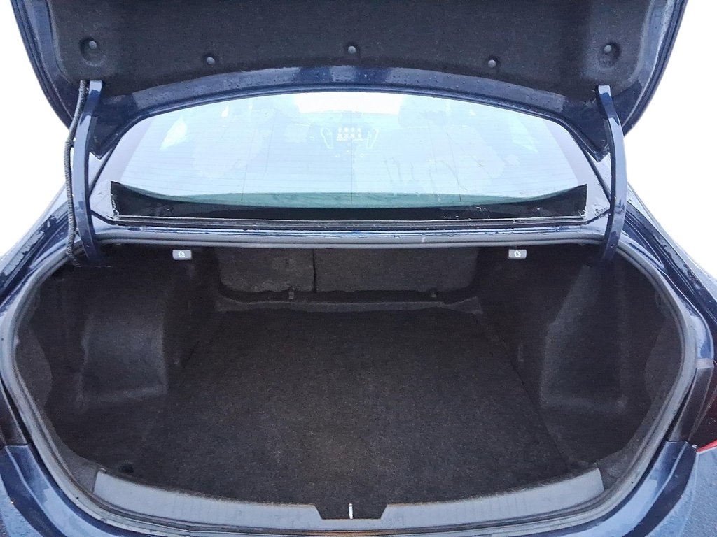 2022 Chevrolet Malibu LT in Stratford, Ontario - 6 - w1024h768px