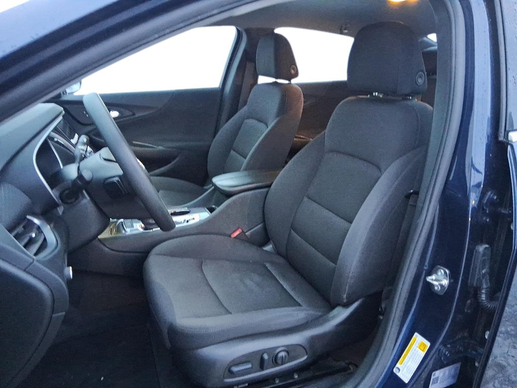 2022 Chevrolet Malibu LT in Stratford, Ontario - 8 - w1024h768px