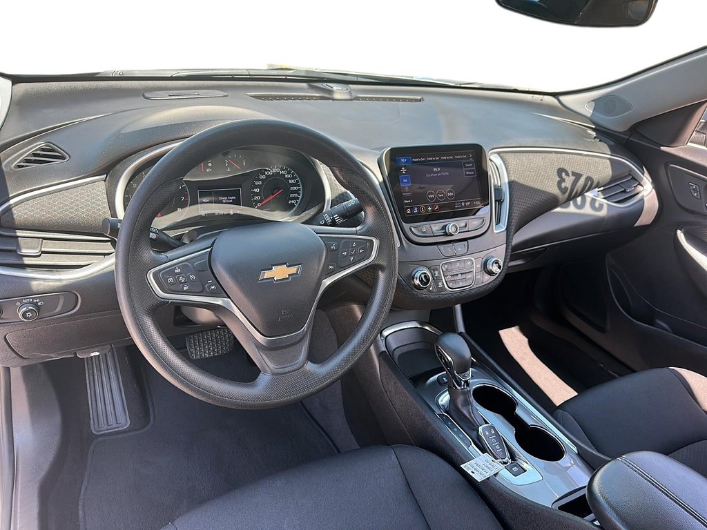2023 Chevrolet Malibu LT in Stratford, Ontario - 9 - w1024h768px