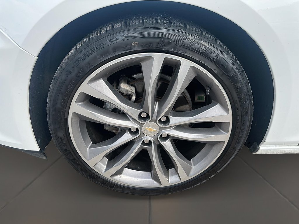 2023 Chevrolet Malibu LT in Stratford, Ontario - 6 - w1024h768px