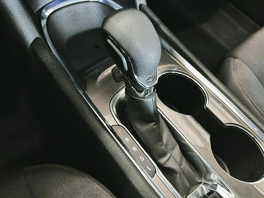 2023 Chevrolet Malibu LT in Stratford, Ontario - 22 - w1024h768px