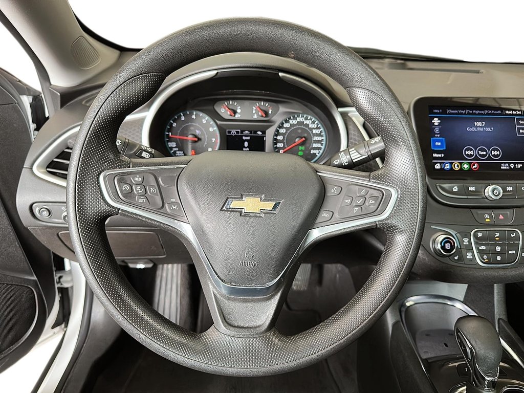 2023 Chevrolet Malibu LT in Stratford, Ontario - 17 - w1024h768px
