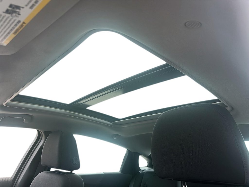 2023 Chevrolet Malibu LT in Stratford, Ontario - 15 - w1024h768px