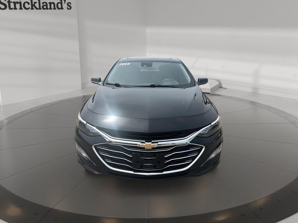 2023 Chevrolet Malibu LT in Stratford, Ontario - 2 - w1024h768px