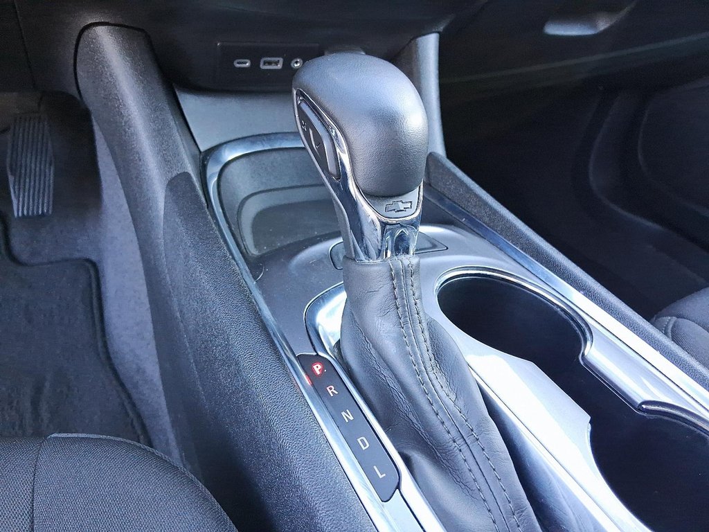 2023 Chevrolet Malibu LT in Stratford, Ontario - 16 - w1024h768px