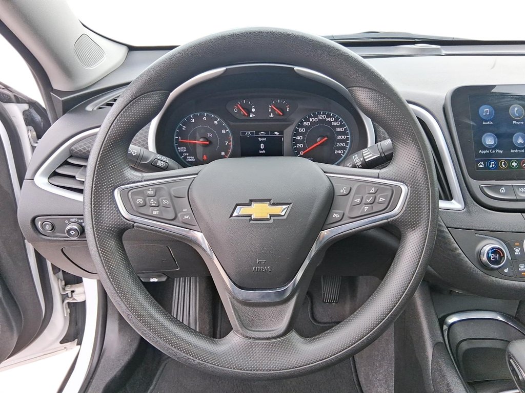 2023 Chevrolet Malibu LT in Stratford, Ontario - 12 - w1024h768px