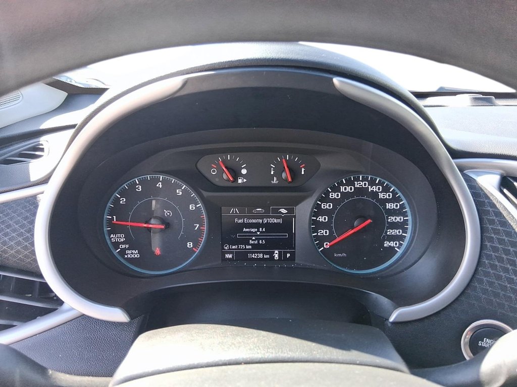 2023 Chevrolet Malibu LT in Stratford, Ontario - 14 - w1024h768px