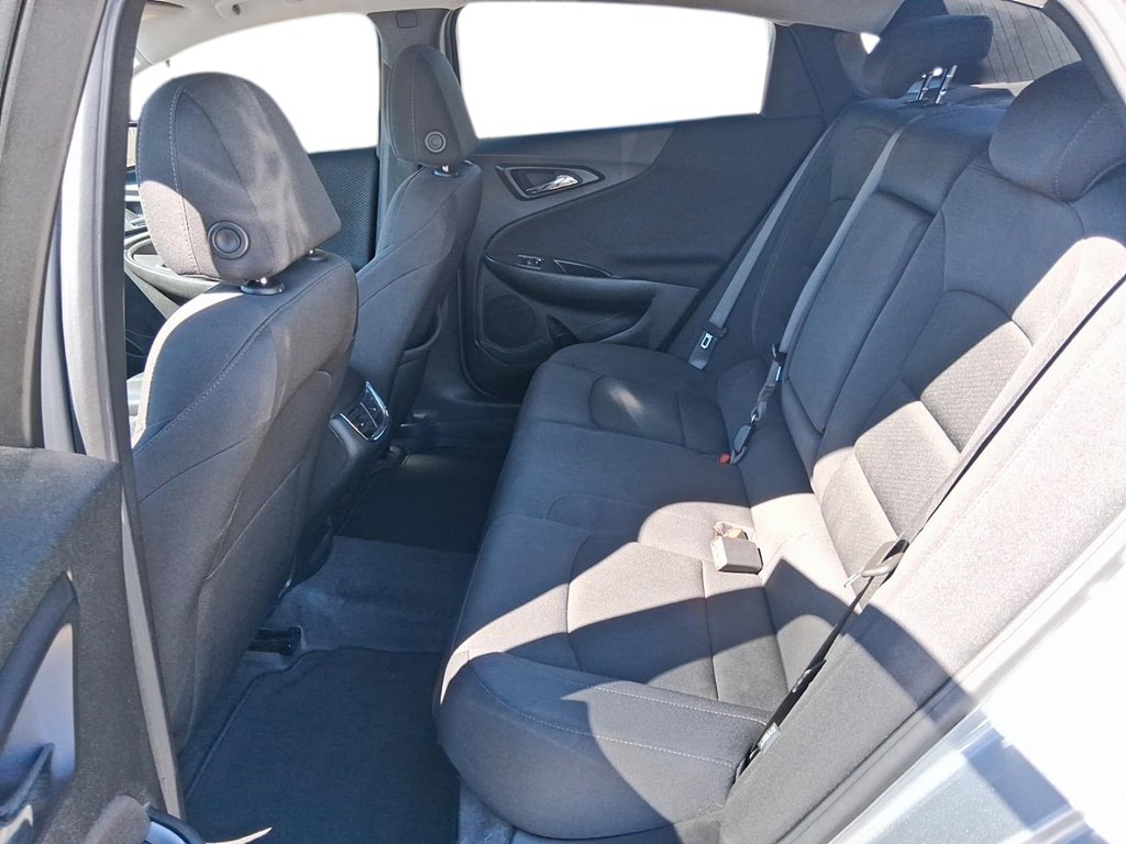 2023 Chevrolet Malibu LT in Stratford, Ontario - 9 - w1024h768px